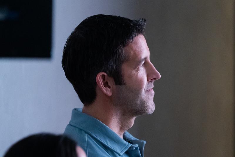 苹果的约翰·特纳斯将执掌全球最强大公司之一，挑战重重