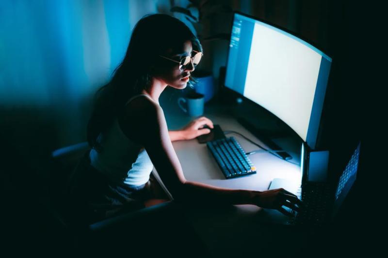 ChatGPT“成人模式”或引发亲密监控新时代