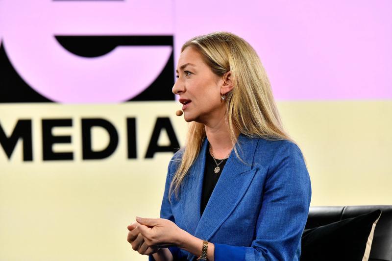 Bumble CEO宣布将取消滑动功能
