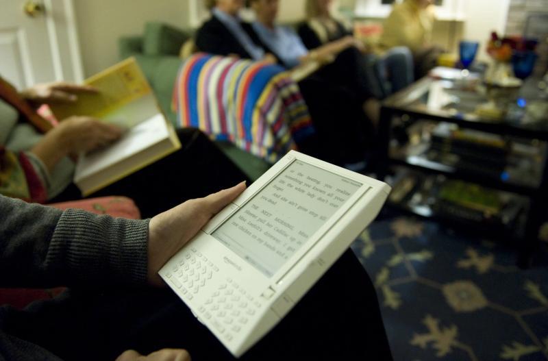 亚马逊终止旧款Kindle支持，用户纷纷选择越狱