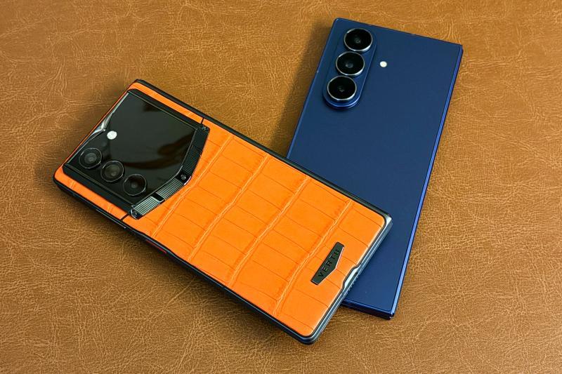 Vertu Alphafold与三星Galaxy Z Fold 7对比