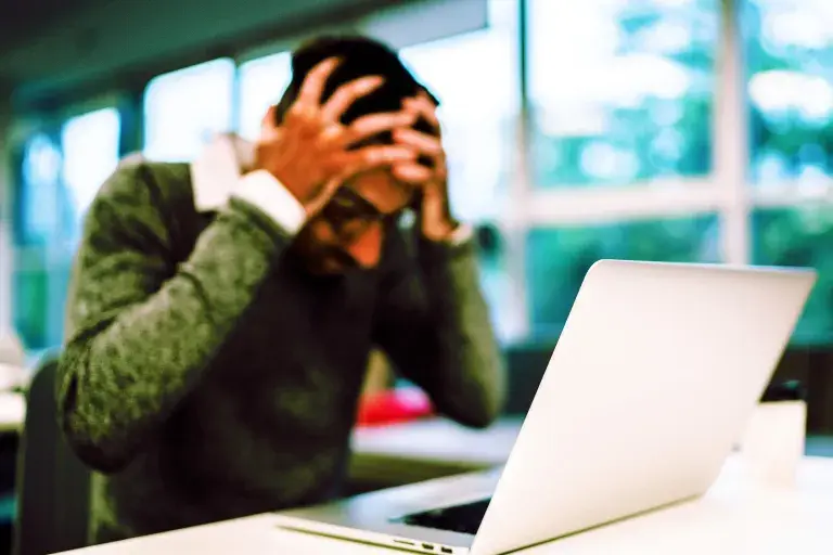 CEO们称人工智能让他们面临两难选择，而这对员工来说都是坏消息