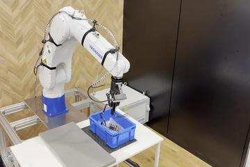 利用物理AI开发支持工具验证柔性物体处理系统