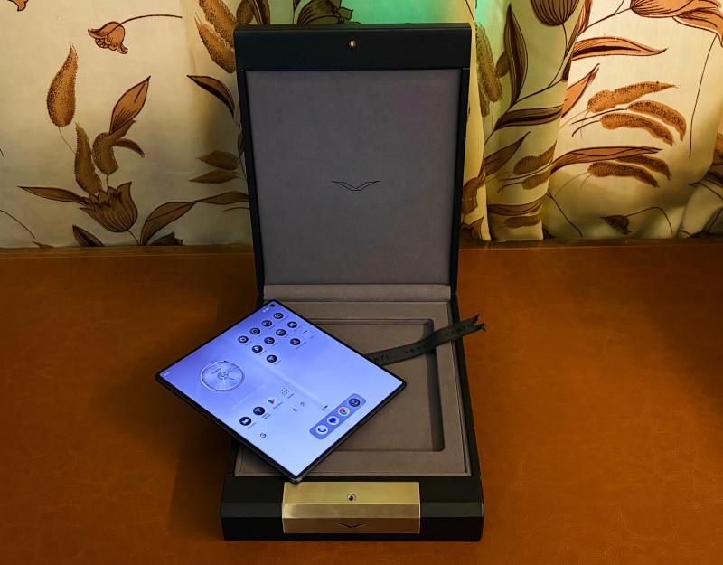Vertu Alphafold包装