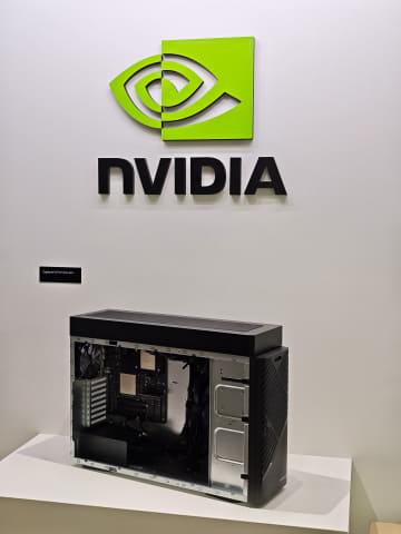 DGX Station内部结构