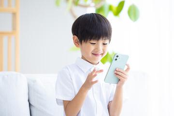 66%的家长使用生成式AI，只有9%推荐孩子在自由研究中使用——来自日本“いこーよ”家庭实验室调查