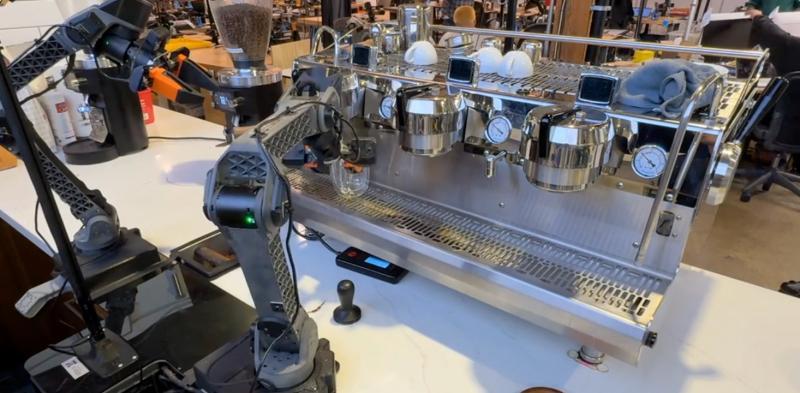 Physical Intelligence机器人模型演示