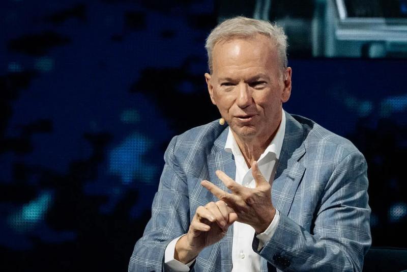 埃里克·施密特持有Anthropic股份约为CEO达里奥·阿莫代的一半