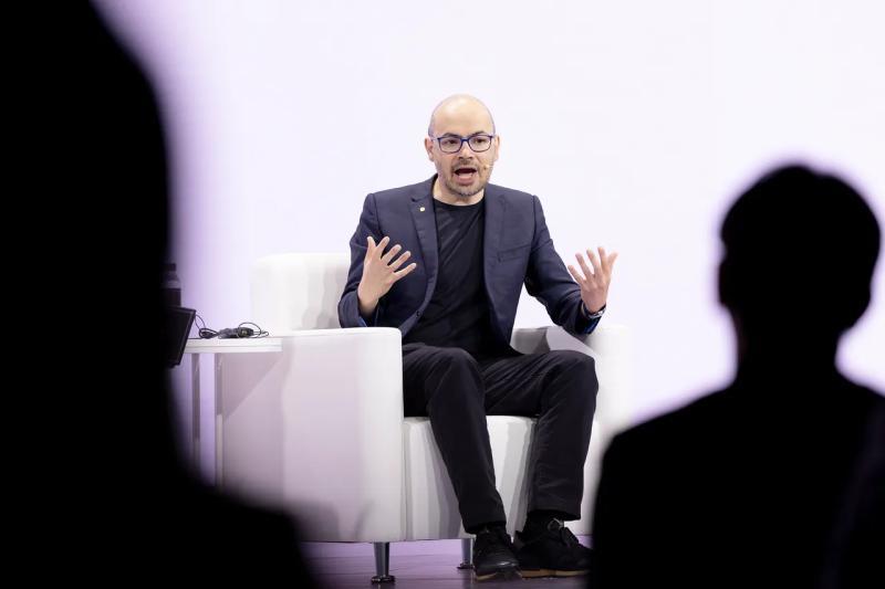 Demis Hassabis认为裁员因AI而失业的观点不合理