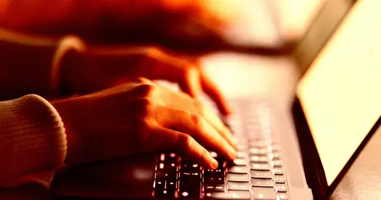 Meta在员工电脑安装监控软件，收集数据训练AI