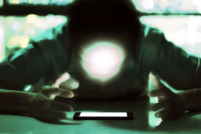 新研究揭示AI精神病的真正成因