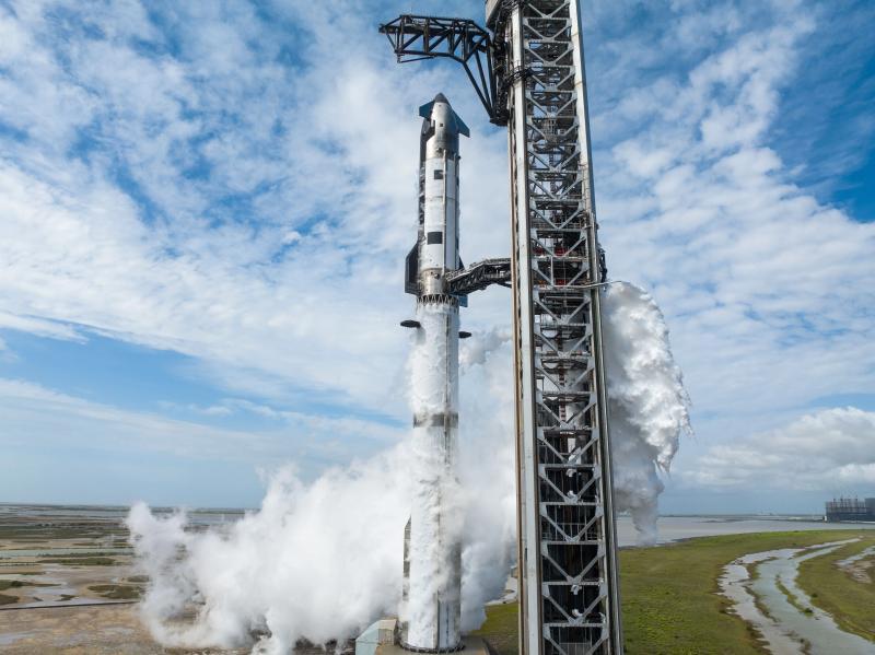 SpaceX股价回落至135美元，星舰发射在即