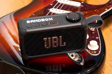 JBL「BandBox Solo」：AI技术助力，消除人声与吉他，成为中年吉他爱好者的理想选择