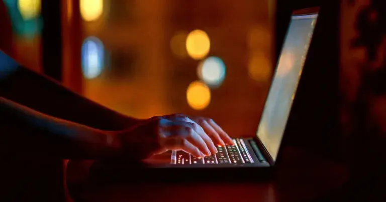 OpenAI取消“成人模式”聊天机器人，危机加剧