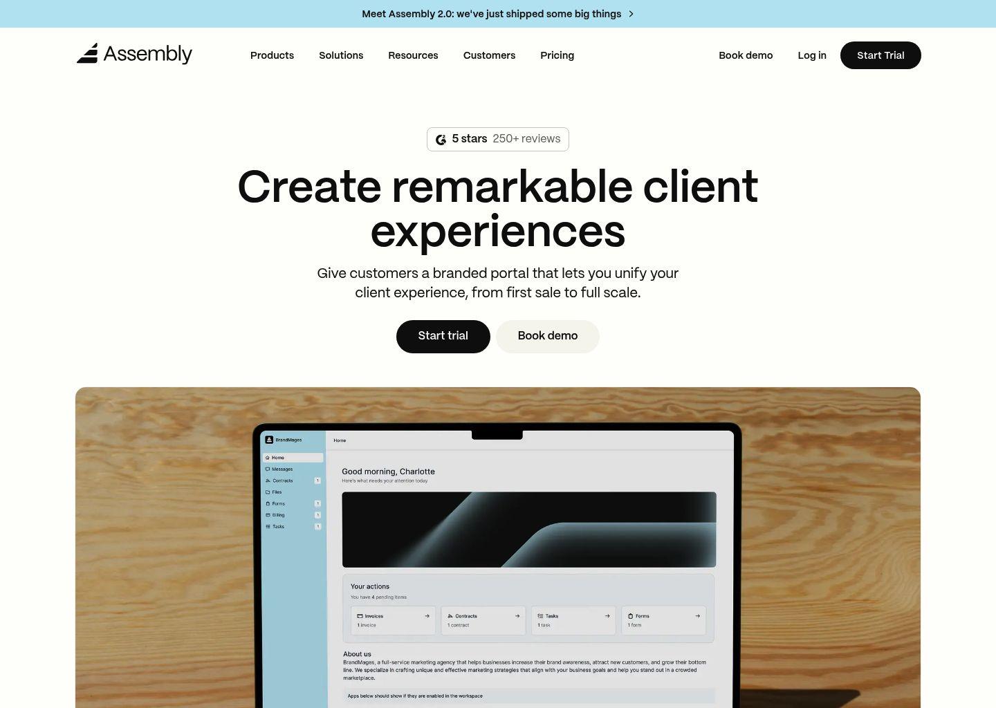 Assembly：AI 驱动的现代化客户门户与CRM平台