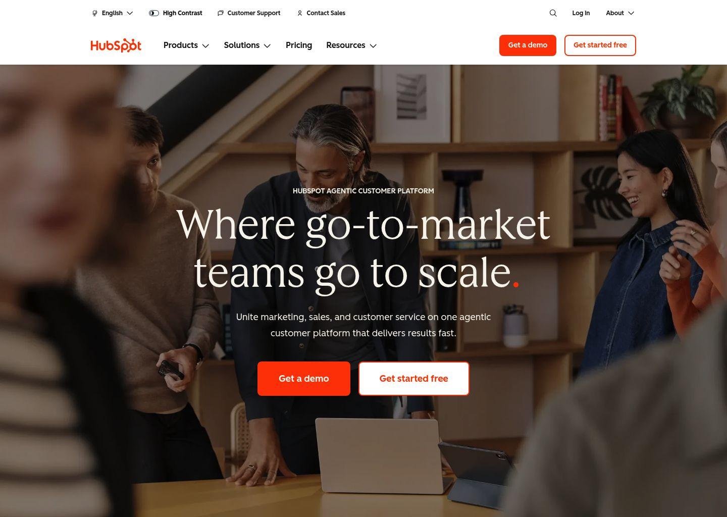 HubSpot 客户平台：一体化营销、销售与服务管理解决方案